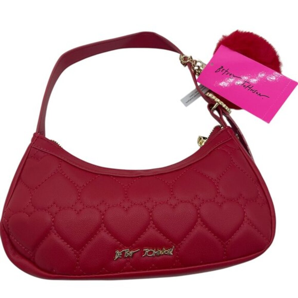 BETSEY JOHNSON Quilted Heart Shoulder Bag/Heart Buckle  NWT Red Fuzzy‎ Heart